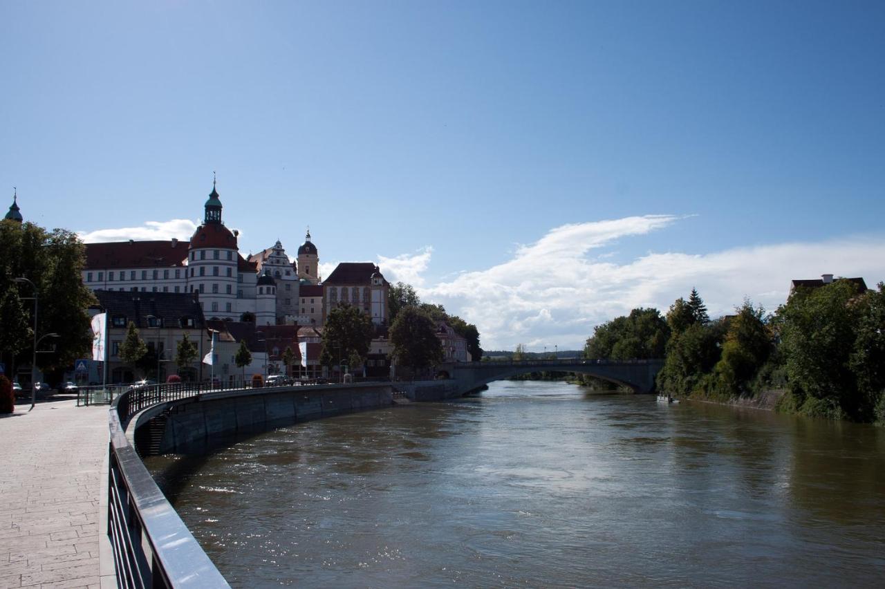 Neuburg Ferienwohnung Am Schloss Нойбург-ан-дер-Донау Екстер'єр фото